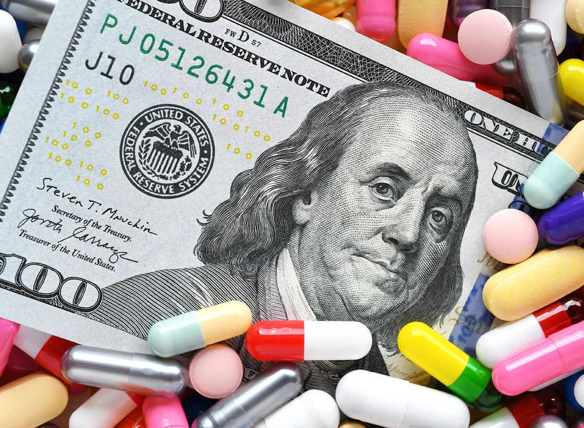 7 Supplements Dietitians Say Are a Waste of Money