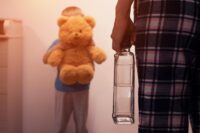 1 in 4 Kids Lives With a Parent Battling Addiction, Study Reveals