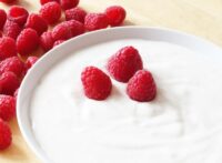 Top 8 Healthiest Yogurts Found in Grocery Stores